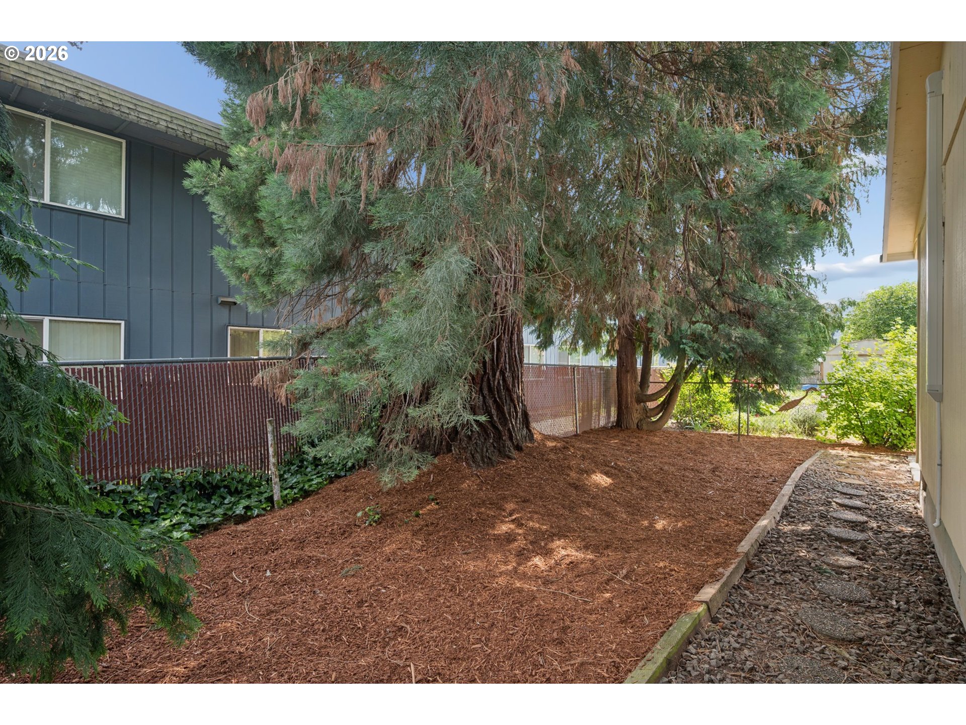 255 W BERKELEY ST