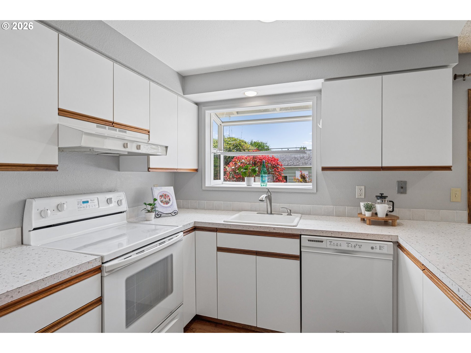 255 W BERKELEY ST