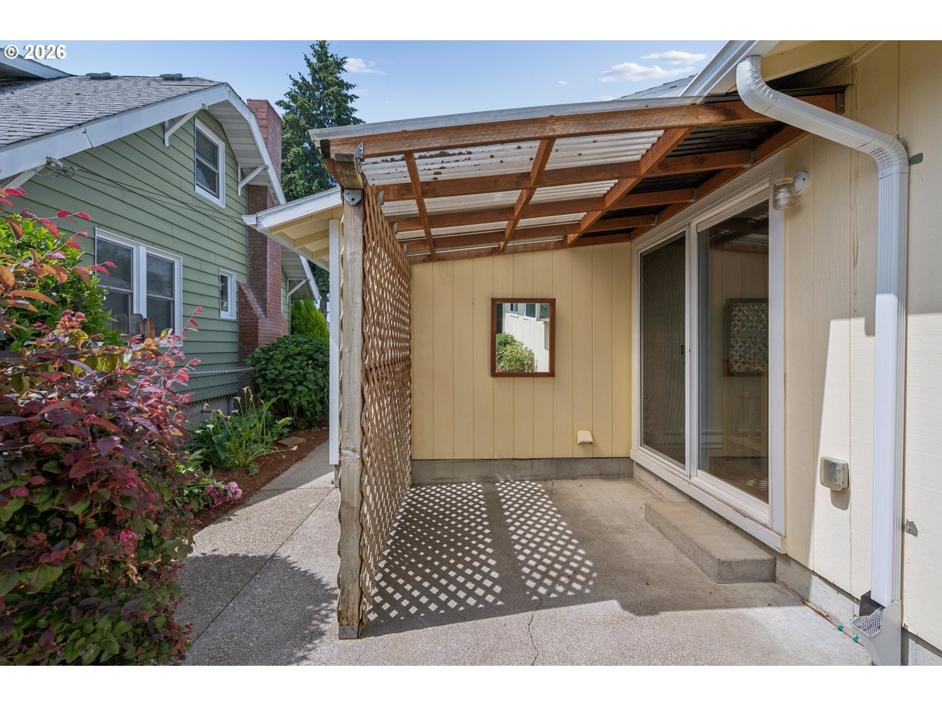 255 W BERKELEY ST