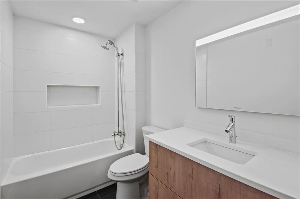 346 Peters Street Unit 102