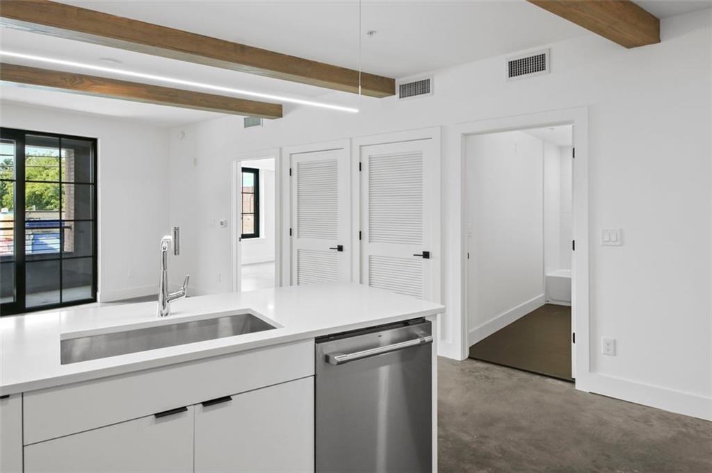 346 Peters Street Unit 102