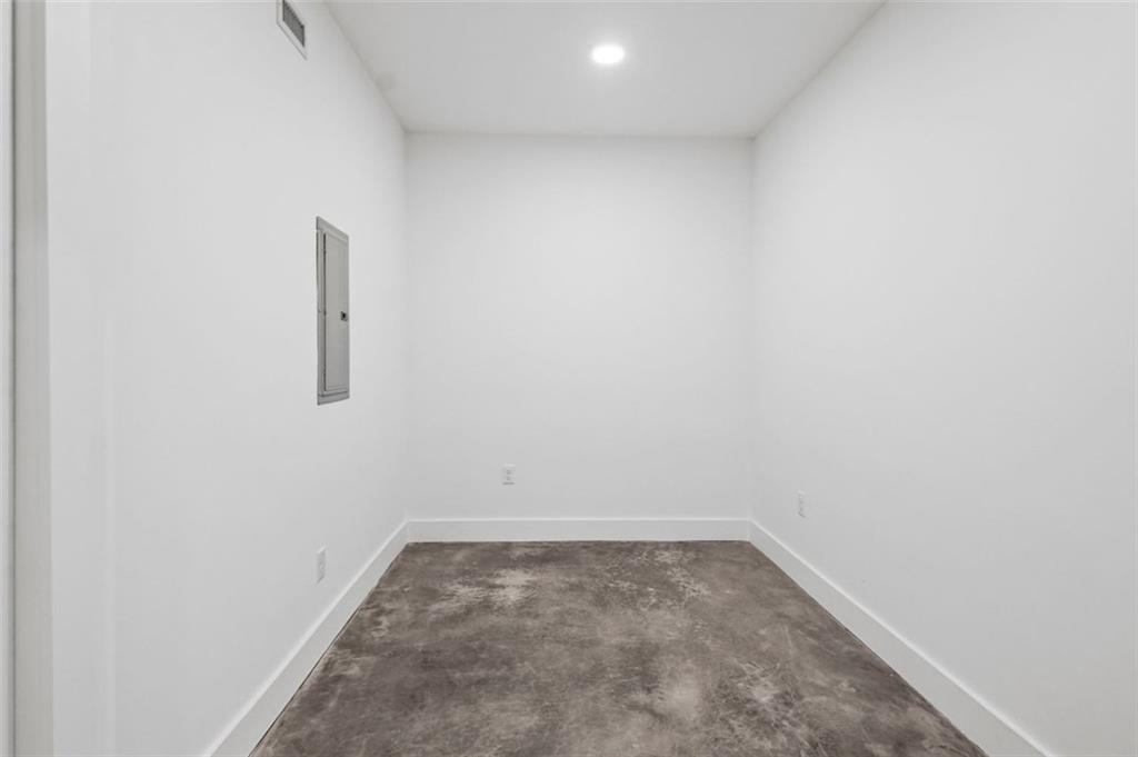 346 Peters Street Unit 102
