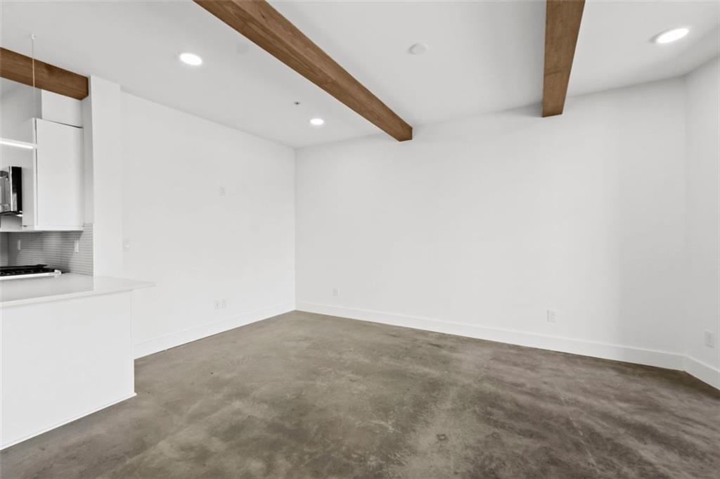 346 Peters Street Unit 102