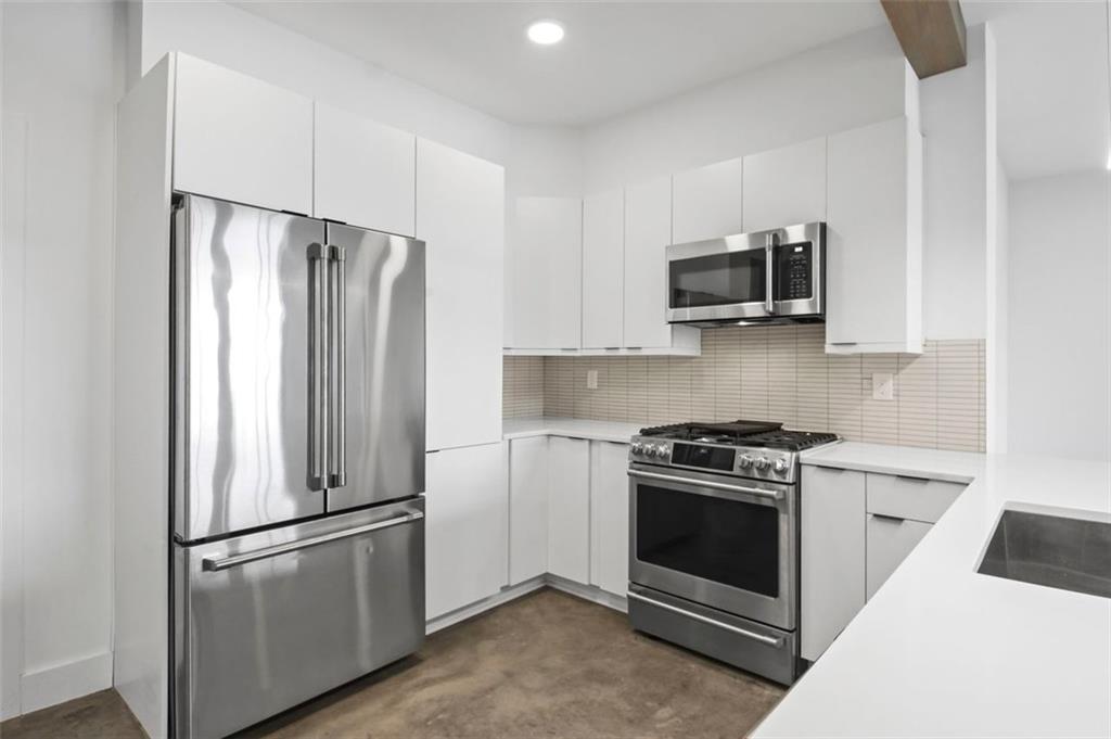 346 Peters Street Unit 102