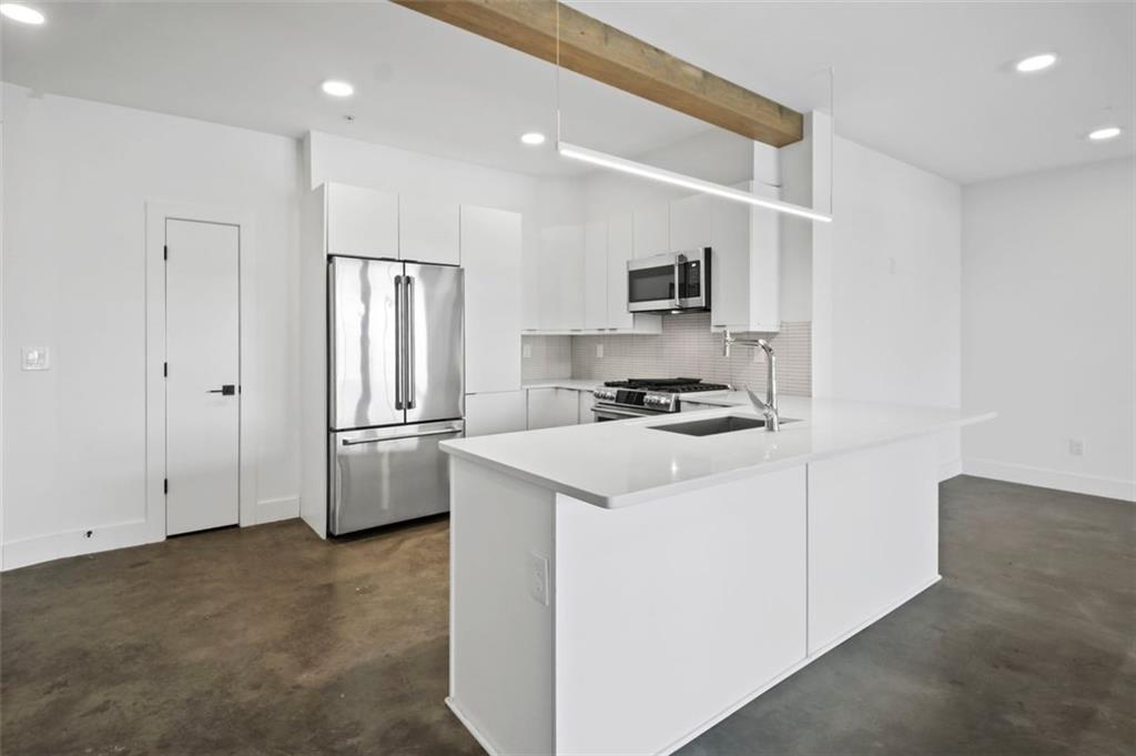 346 Peters Street Unit 102