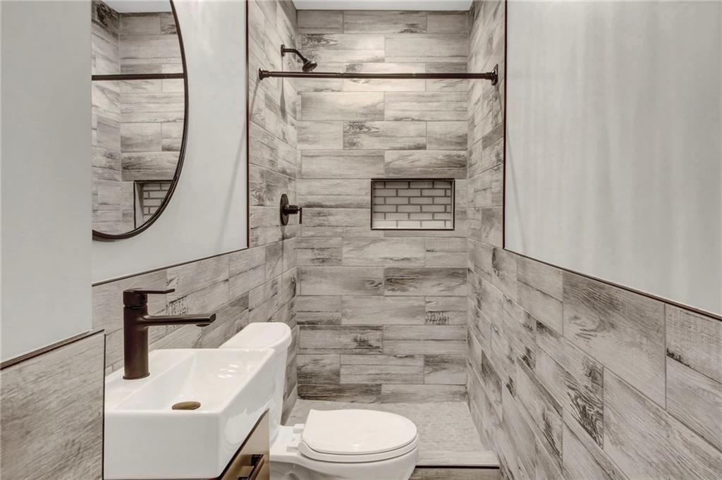 2692 Rockcliff Road SE