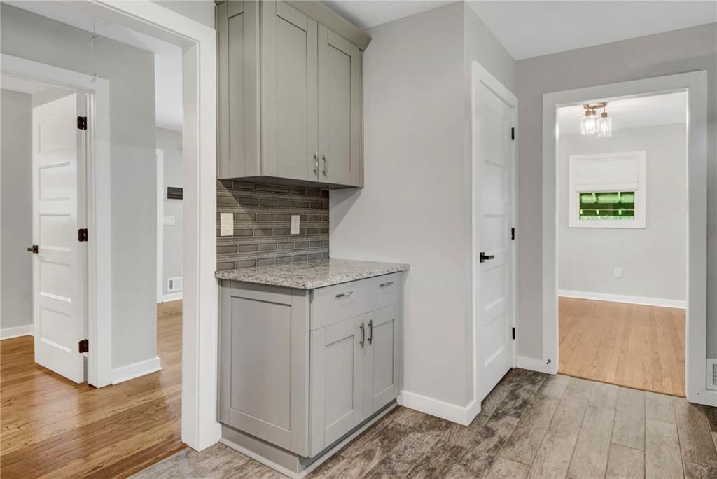 2692 Rockcliff Road SE