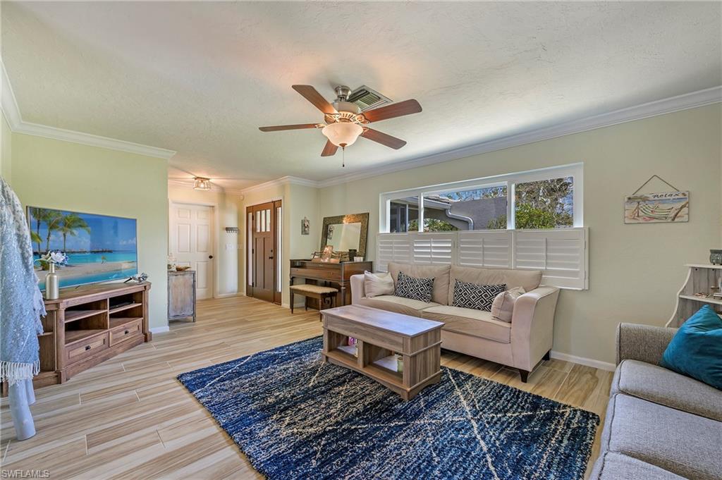 463 Golfview DR