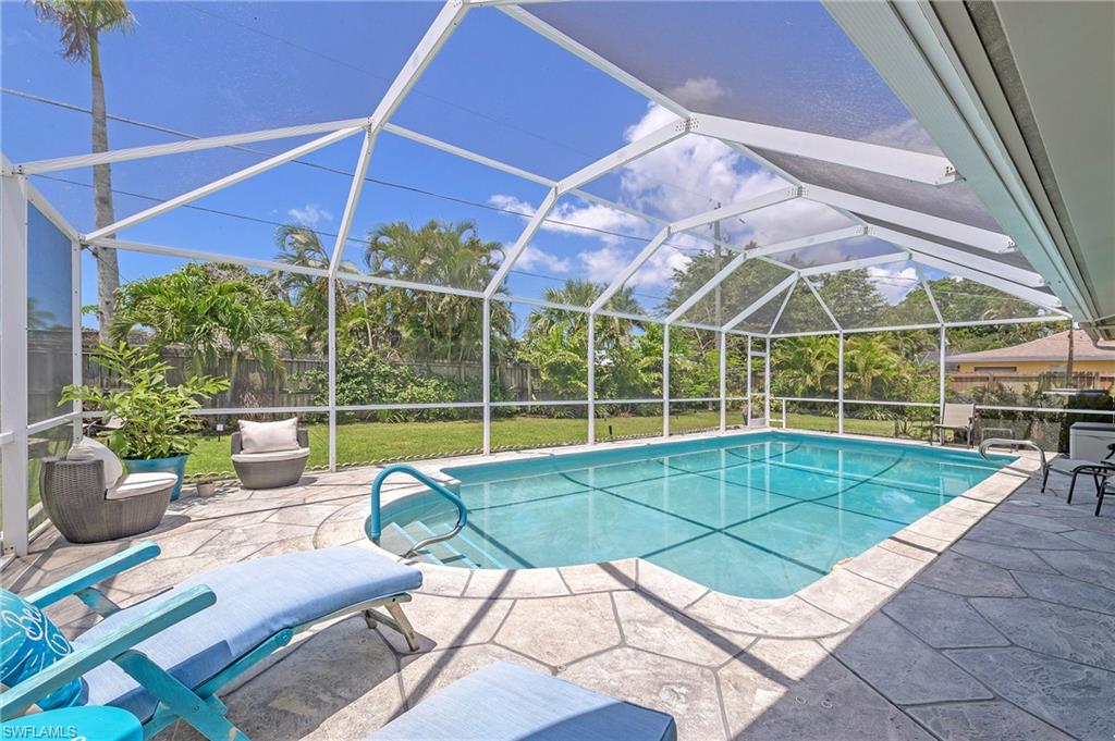 463 Golfview DR