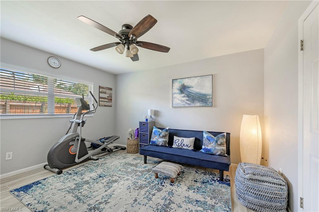 463 Golfview DR
