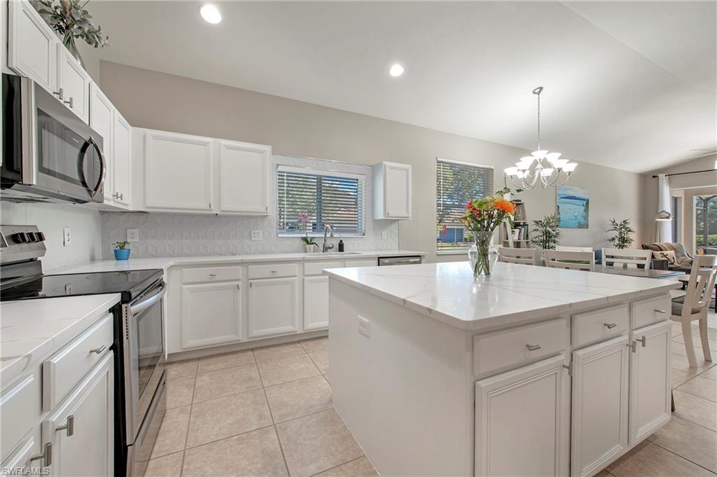 2038 Fairmont LN