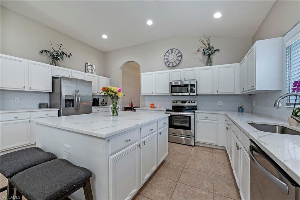 2038 Fairmont LN