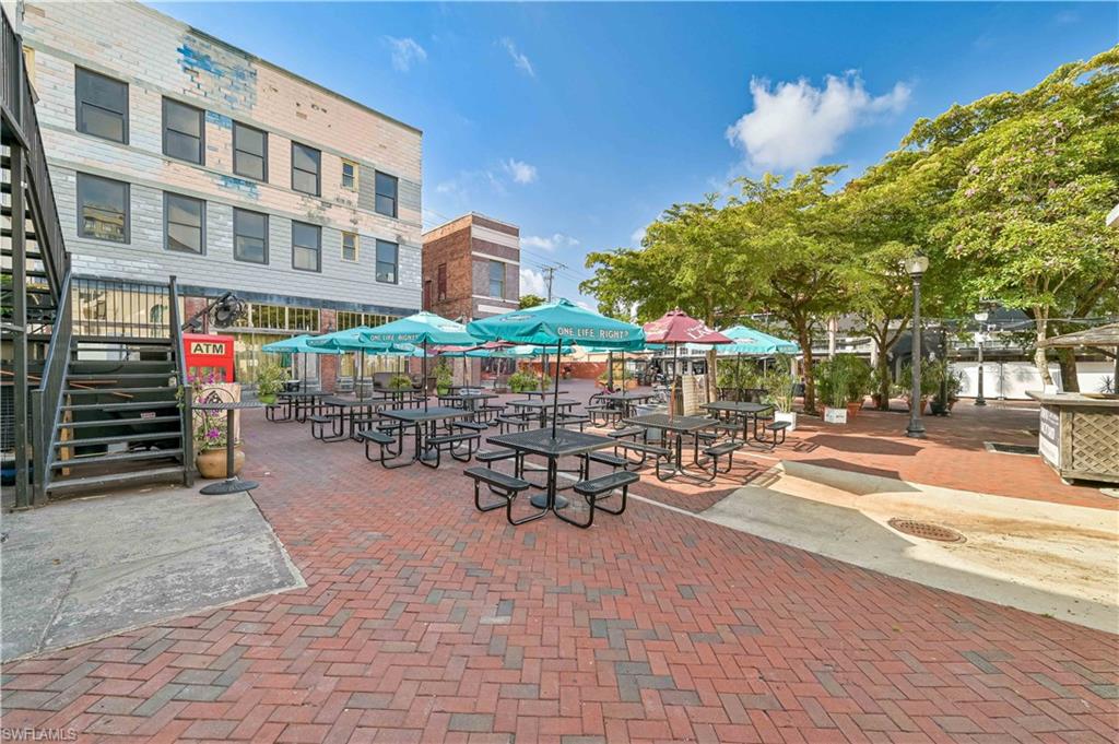 2230 1st ST Unit: 207