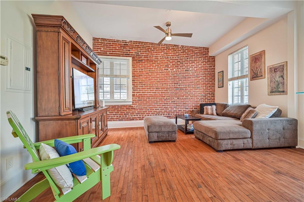 2230 1st ST Unit: 207