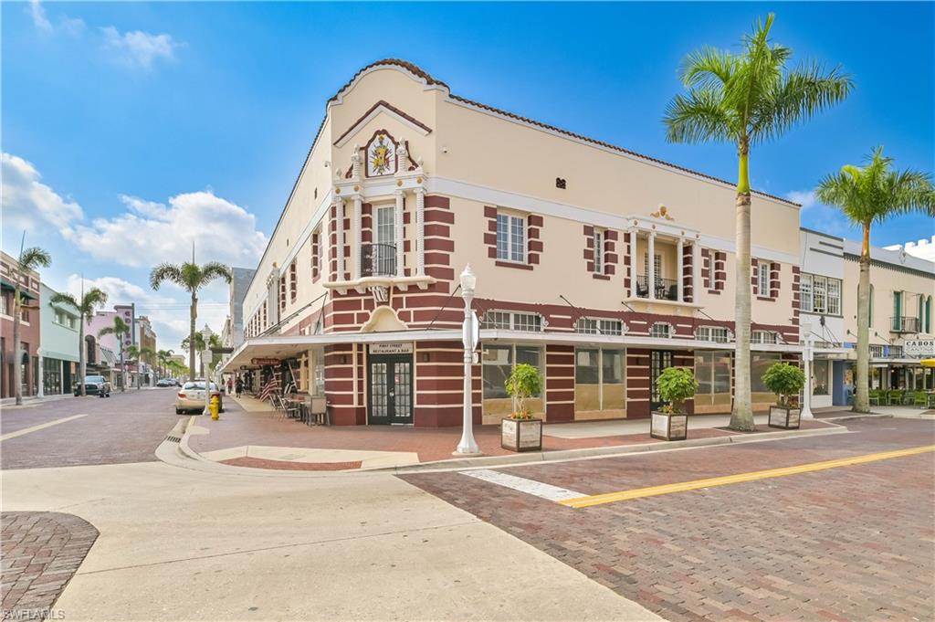 2230 1st ST Unit: 207