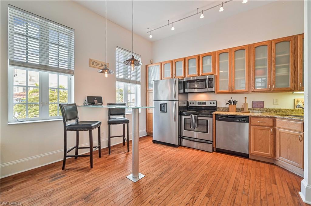 2230 1st ST Unit: 207