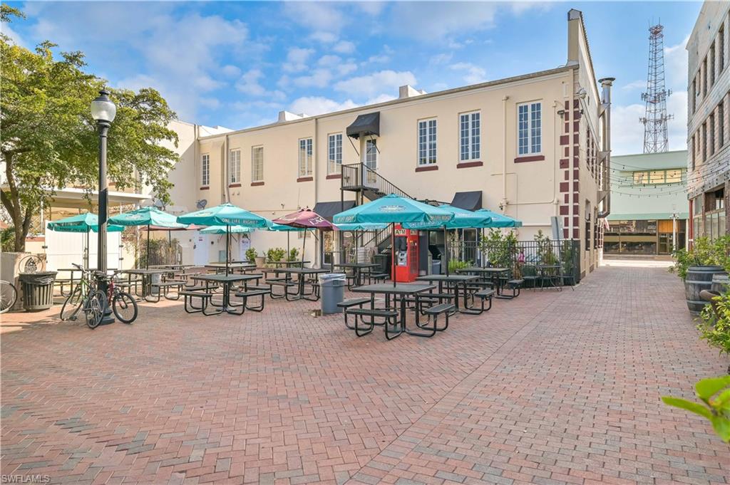 2230 1st ST Unit: 207