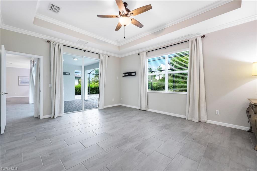 2366 Tangerine LN
