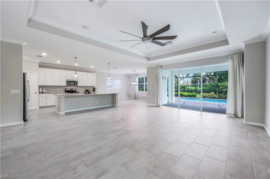 2366 Tangerine LN