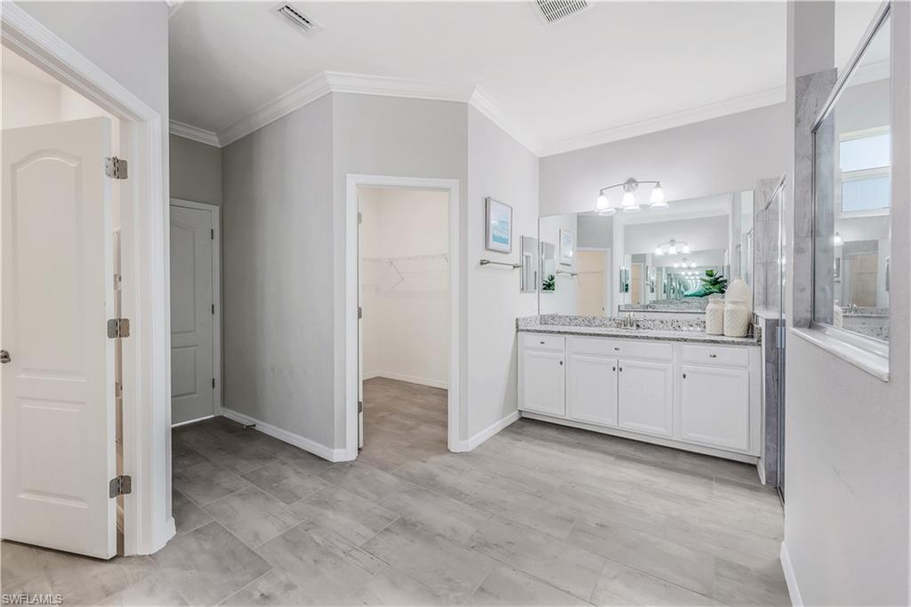 2366 Tangerine LN