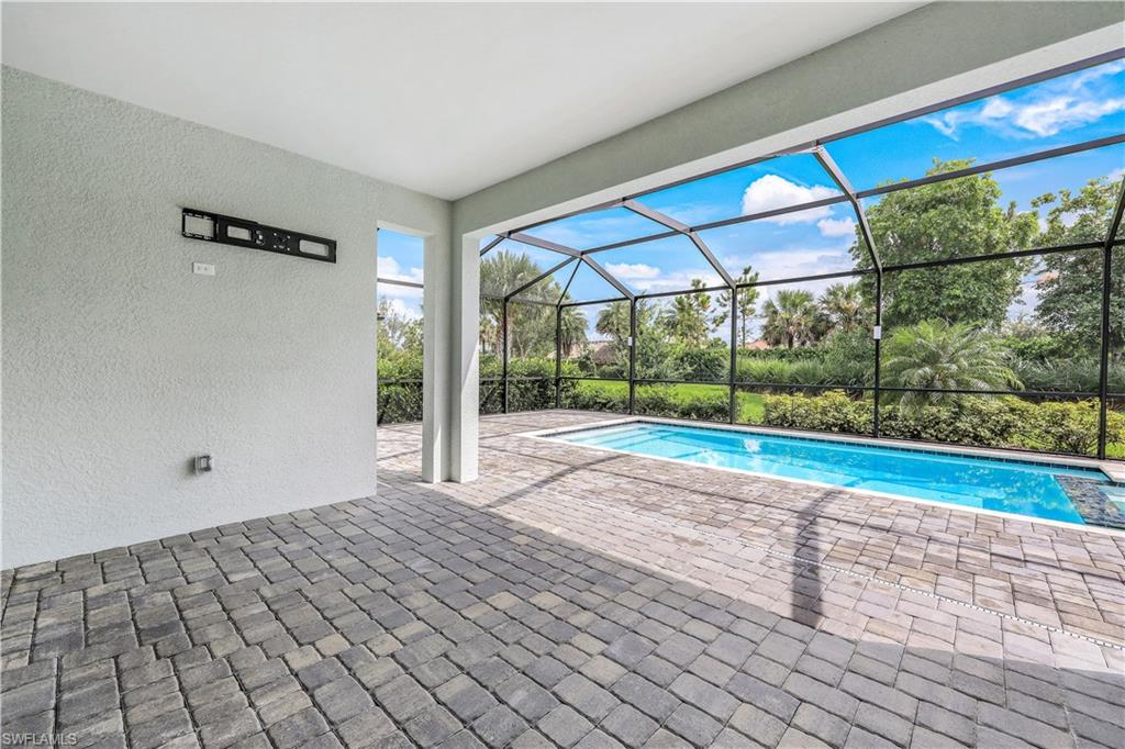 2366 Tangerine LN