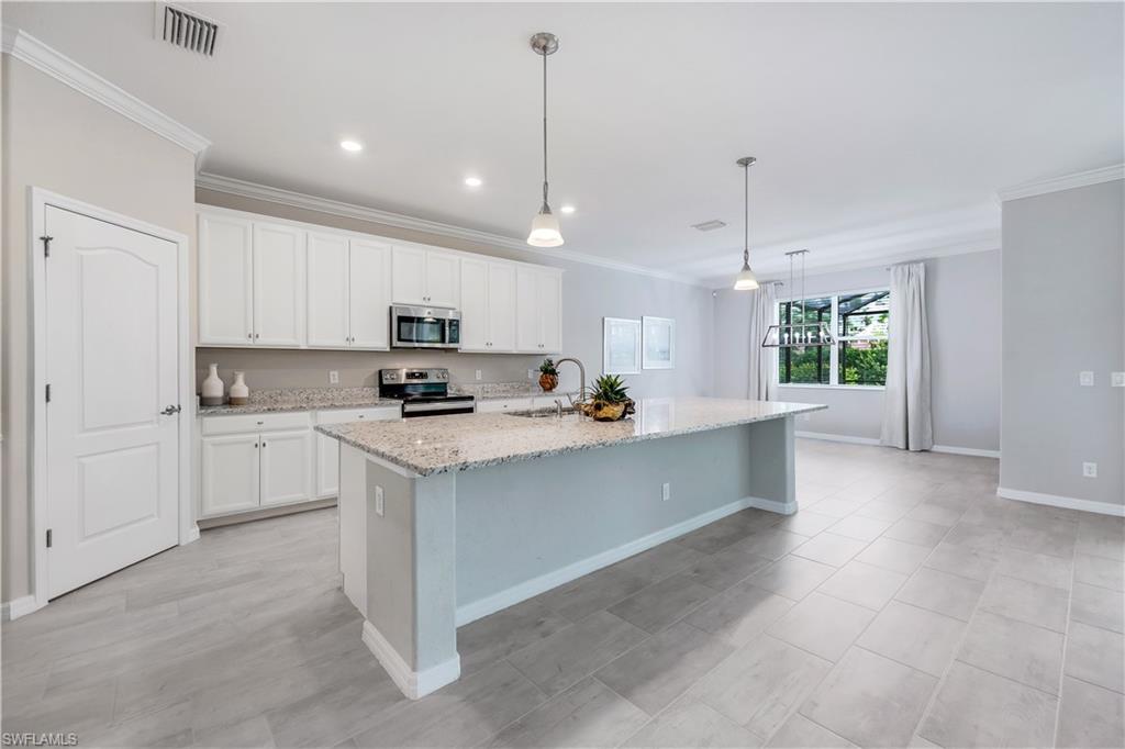 2366 Tangerine LN