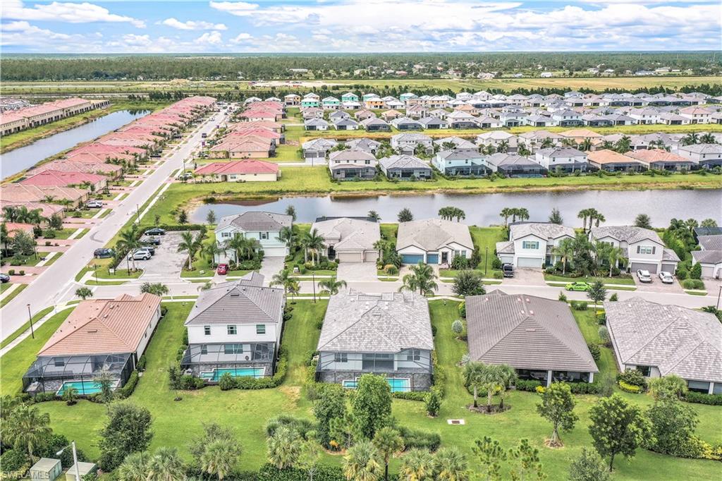 2366 Tangerine LN