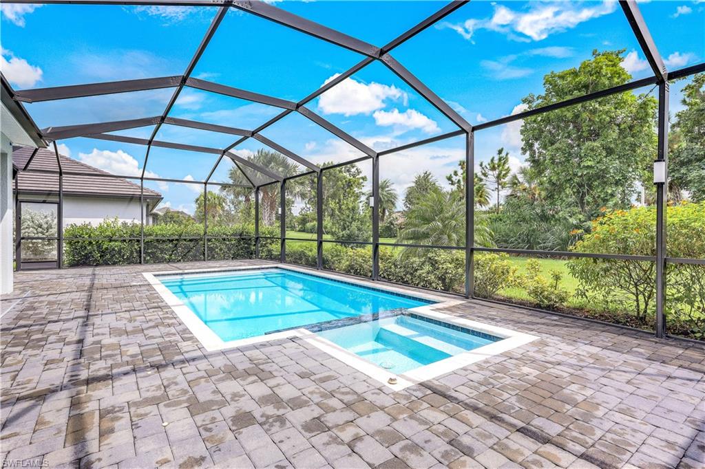 2366 Tangerine LN