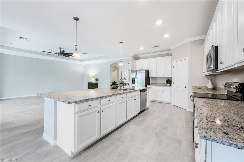 2366 Tangerine LN