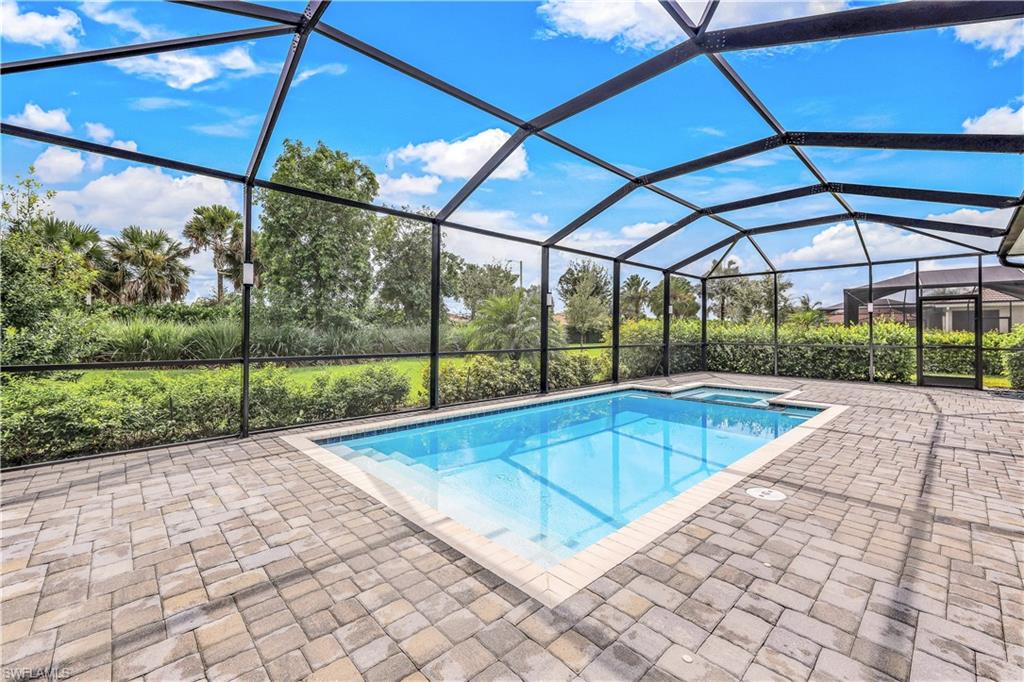 2366 Tangerine LN