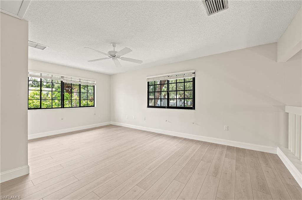 860 Meadowland DR # 9 Unit: 4-9