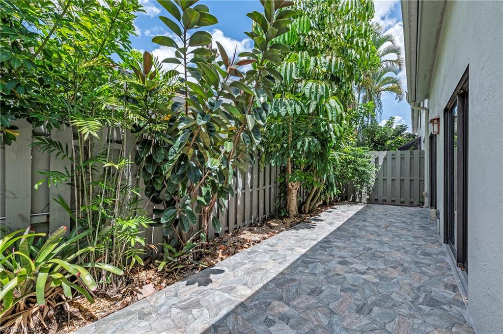 860 Meadowland DR # 9 Unit: 4-9