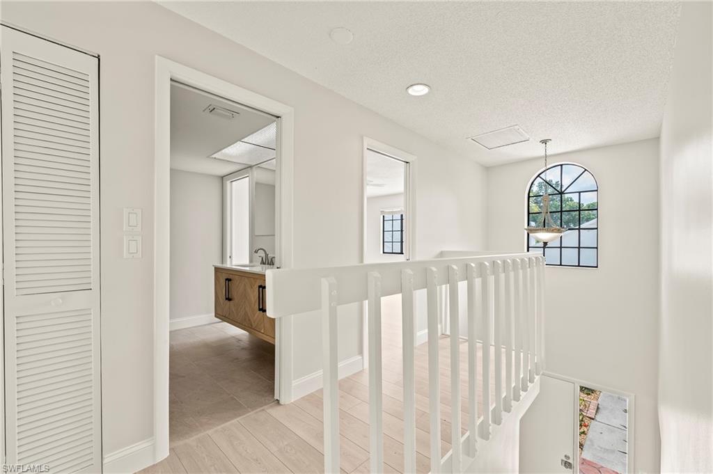 860 Meadowland DR # 9 Unit: 4-9