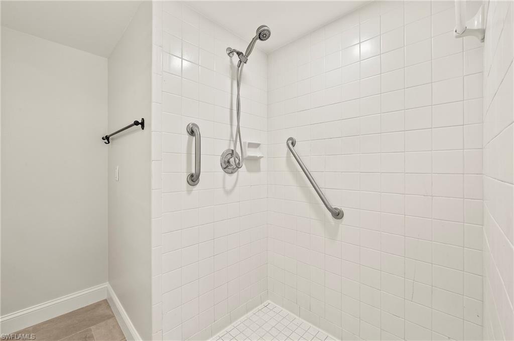 860 Meadowland DR # 9 Unit: 4-9