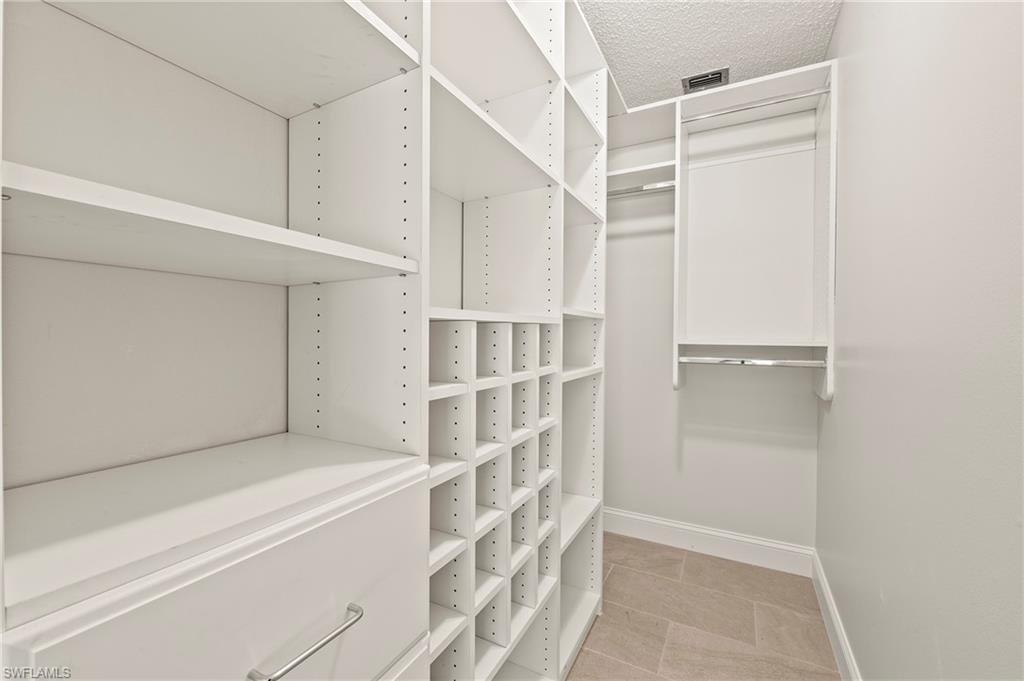 860 Meadowland DR # 9 Unit: 4-9