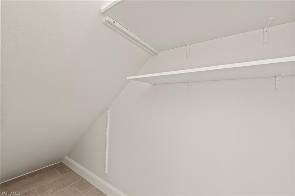860 Meadowland DR # 9 Unit: 4-9