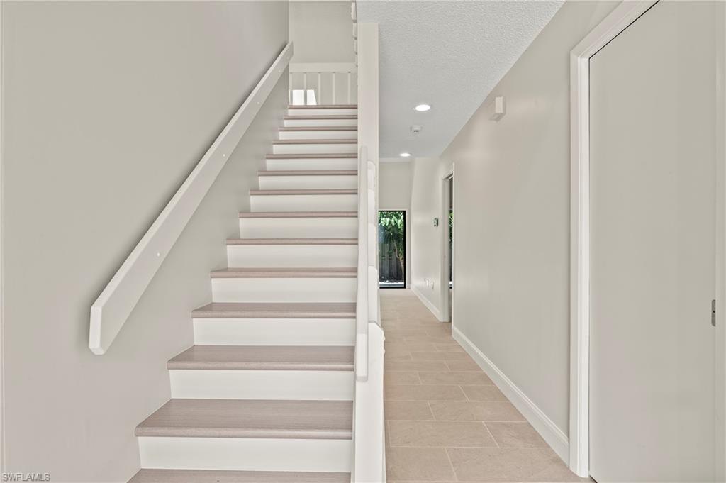860 Meadowland DR # 9 Unit: 4-9