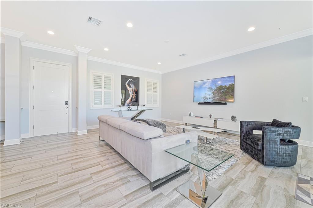 21490 Strada Nuova CIR # 306