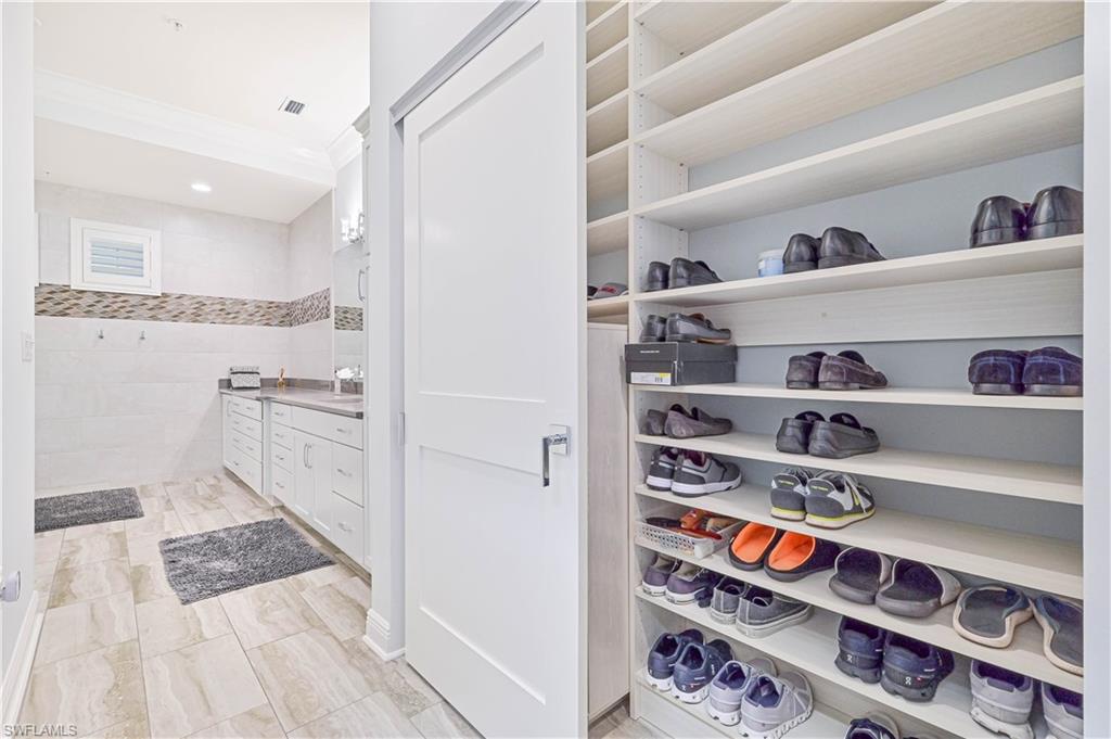21490 Strada Nuova CIR # 306
