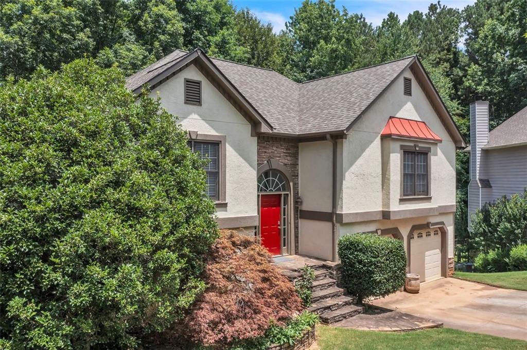 421 MIDDLE VALLEY Lane