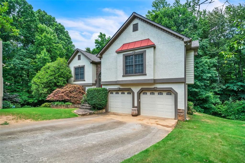 421 MIDDLE VALLEY Lane