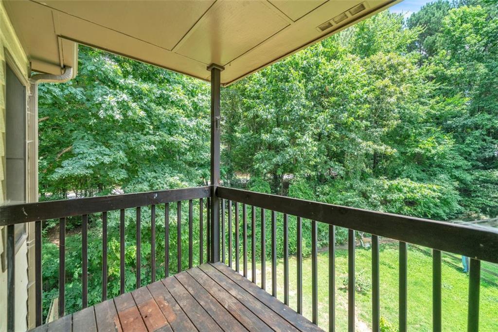 421 MIDDLE VALLEY Lane