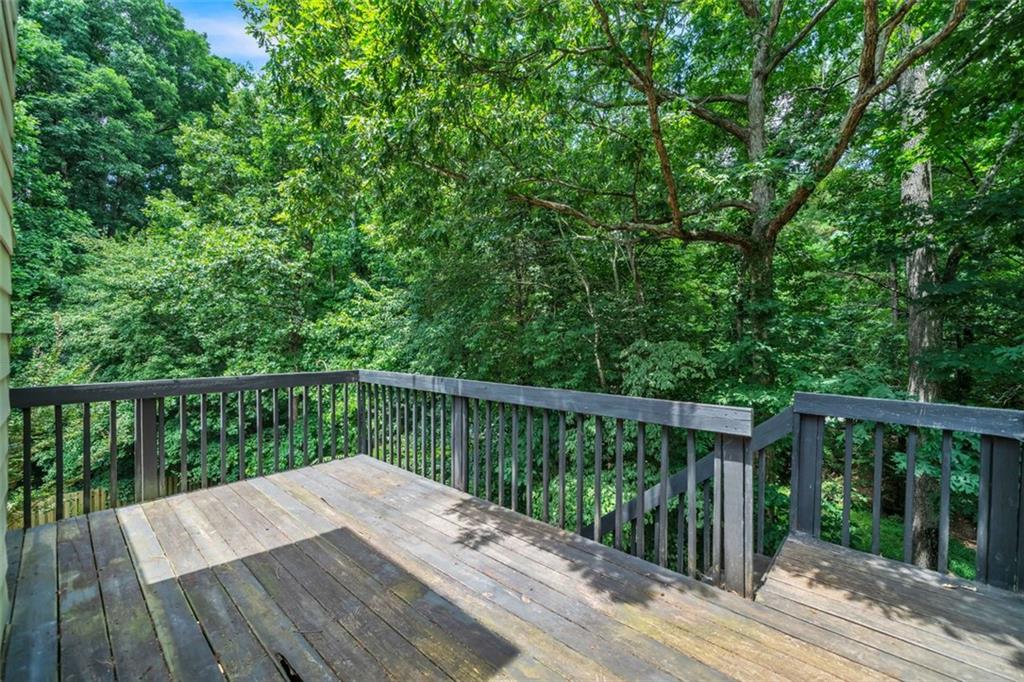 421 MIDDLE VALLEY Lane
