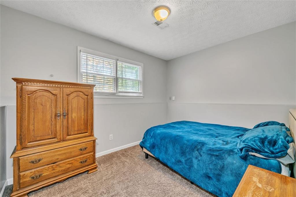 421 MIDDLE VALLEY Lane