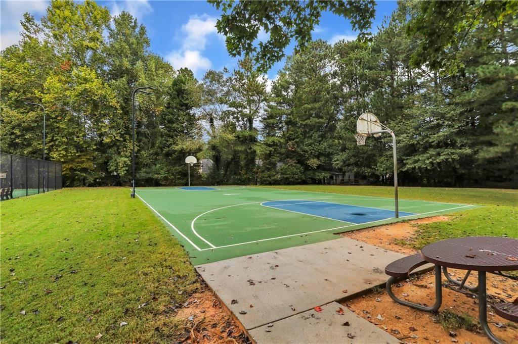 421 MIDDLE VALLEY Lane