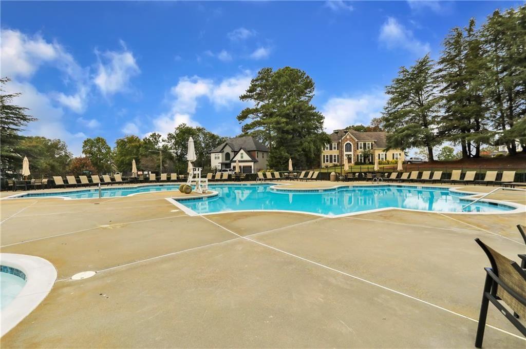 421 MIDDLE VALLEY Lane