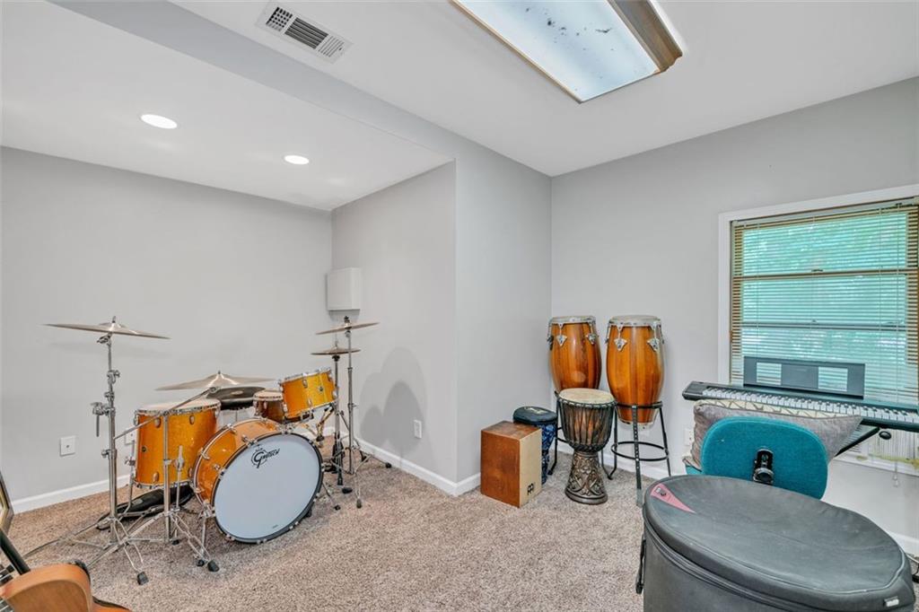 421 MIDDLE VALLEY Lane