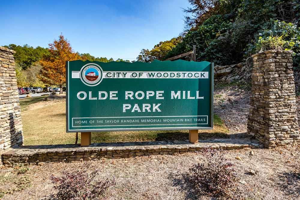 421 MIDDLE VALLEY Lane