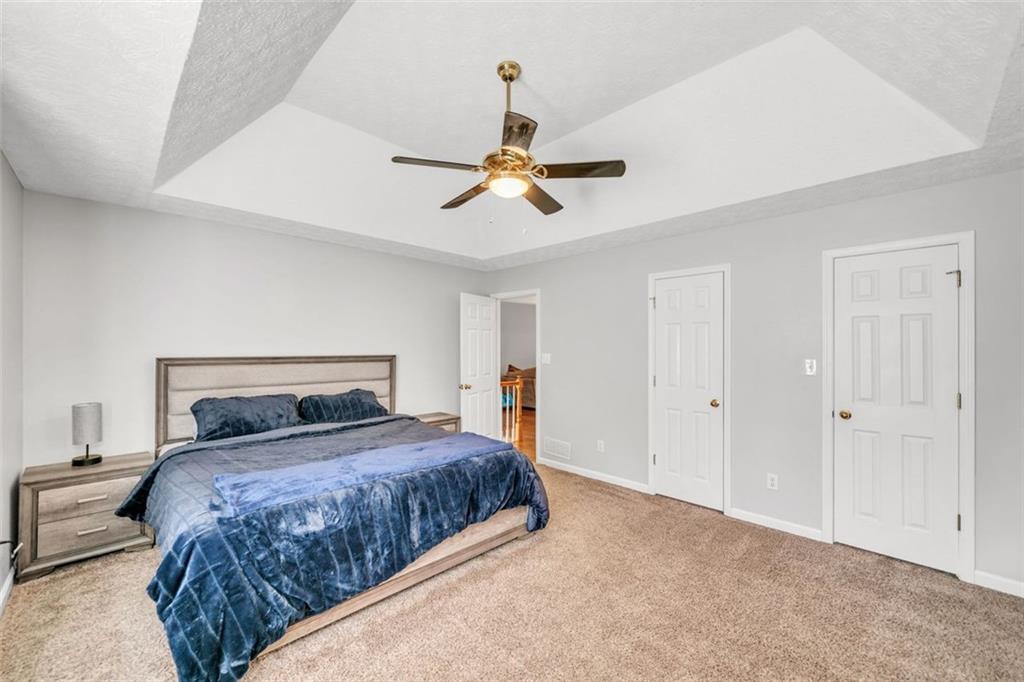 421 MIDDLE VALLEY Lane