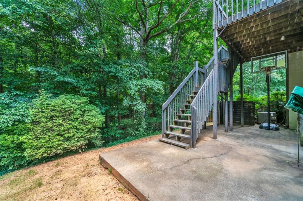 421 MIDDLE VALLEY Lane